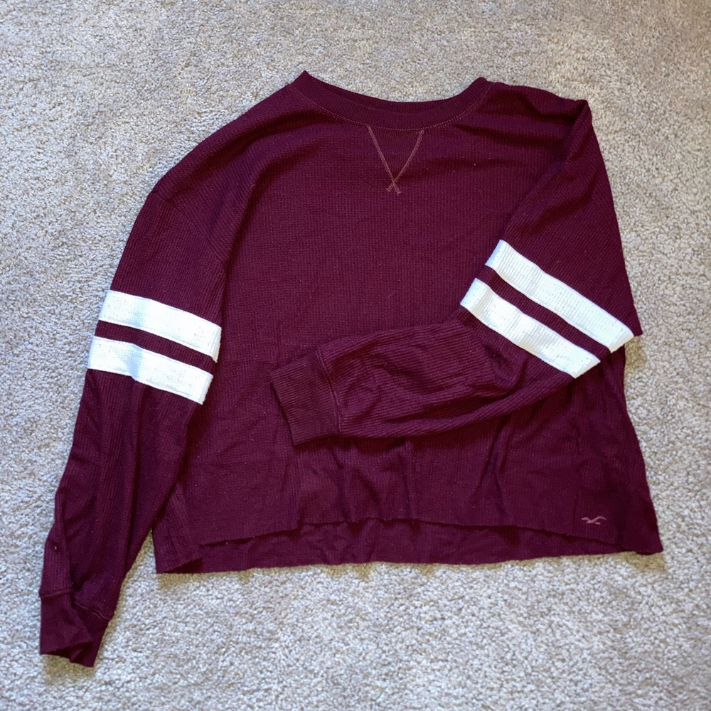 maroon and white cropped tee shirt from Hollister, size Medium